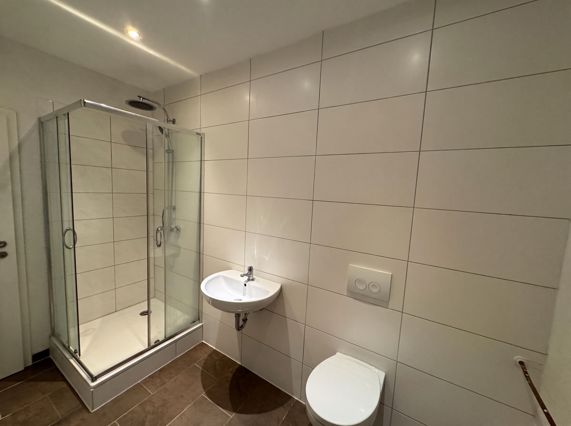 Fliesenverlegung – Neues Badezimmer, fliesenfertig übergeben